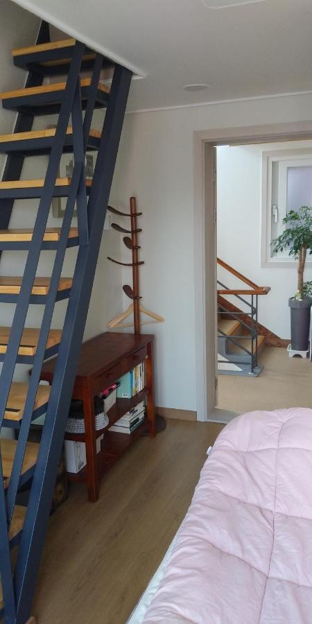 Ri-In Mokpo Guesthouse Экстерьер фото